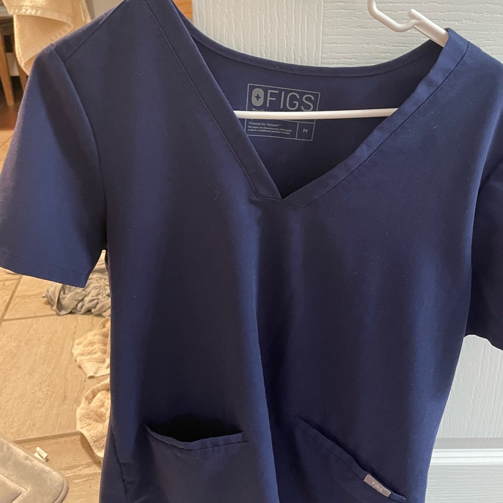FIGS navy scrubs